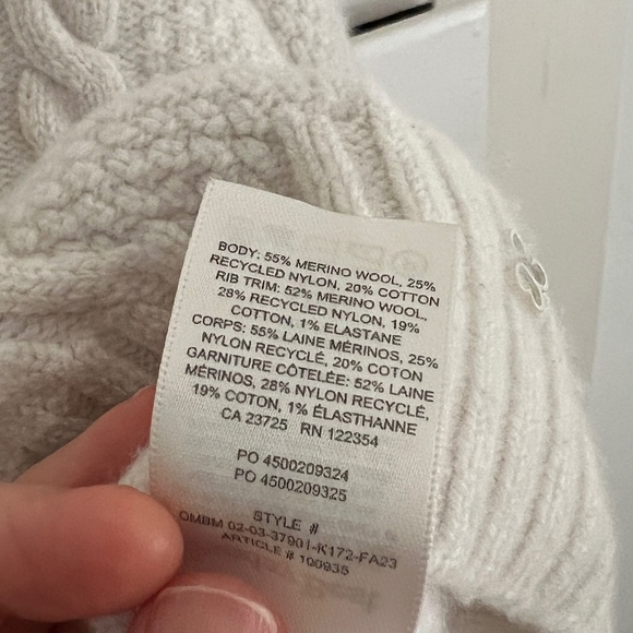 Aritzia Sunday Best Peggy Sweater Cable Knit V-Neck Size Medium - Picture 6 of 7